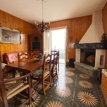 Dom wakacyjny Chalet With Big Private Outside Space And Lake View
