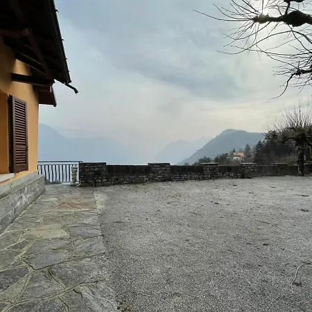 Chalet With Big Private Outside Space And Lake View בית נופש *