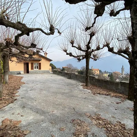 Chalet With Big Private Outside Space And Lake View