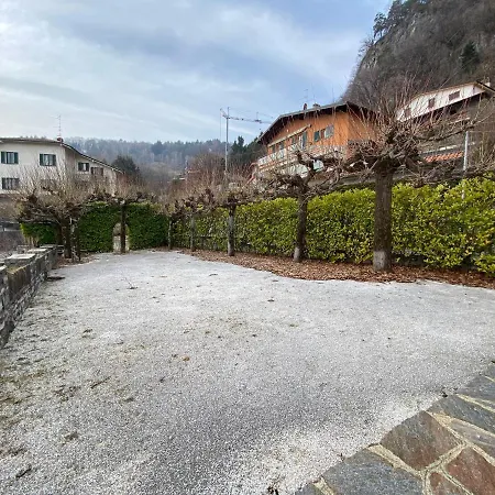 Chalet With Big Private Outside Space And Lake View Civenna