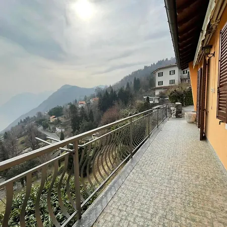 Chalet With Big Private Outside Space And Lake View Dom wakacyjny