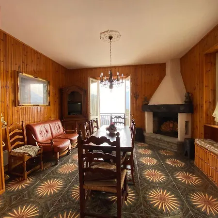 Chalet With Big Private Outside Space And Lake View בית נופש Civenna