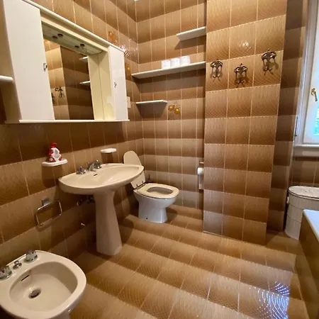 Dom wakacyjny Chalet With Big Private Outside Space And Lake View