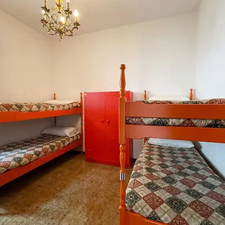 Dom wakacyjny Chalet With Big Private Outside Space And Lake View Civenna